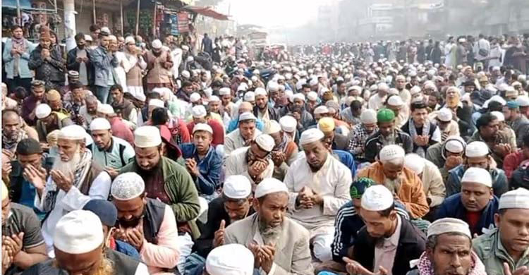 বিশ্ব ইজতেমার আখেরি মোনাজাতে মুসলিম উম্ম